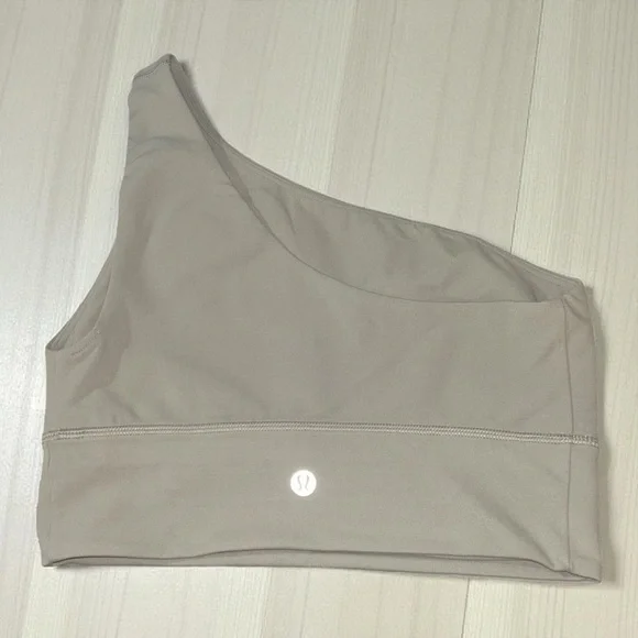 Lululemon Align Asymmetrical Bra *Light Support, A/B Cup
Riverstone size 4 - Picture 3 of 10